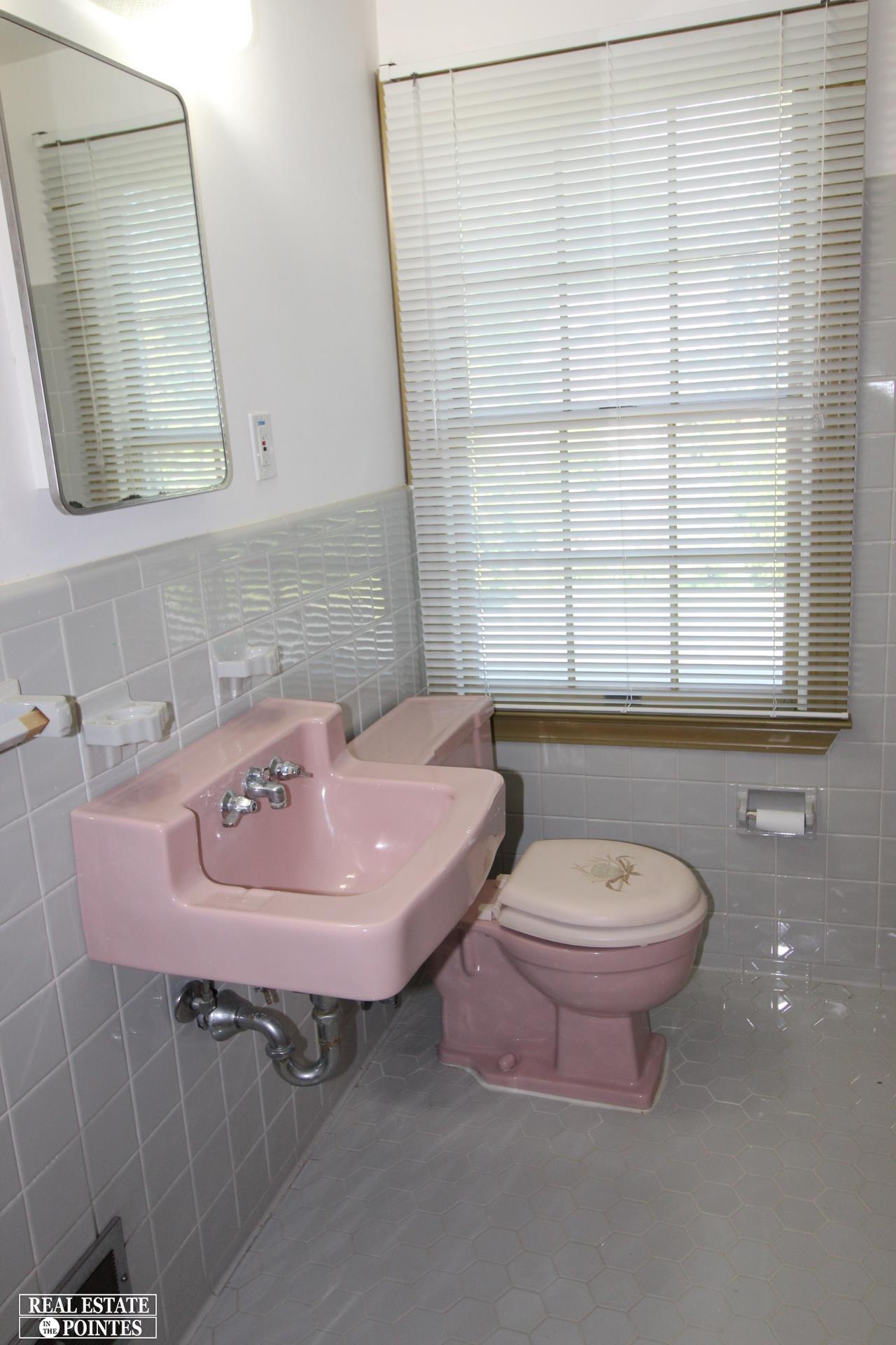 1320 Devonshire Road Grosse Pointe Park, MI 48230 - Photo 32 of 57