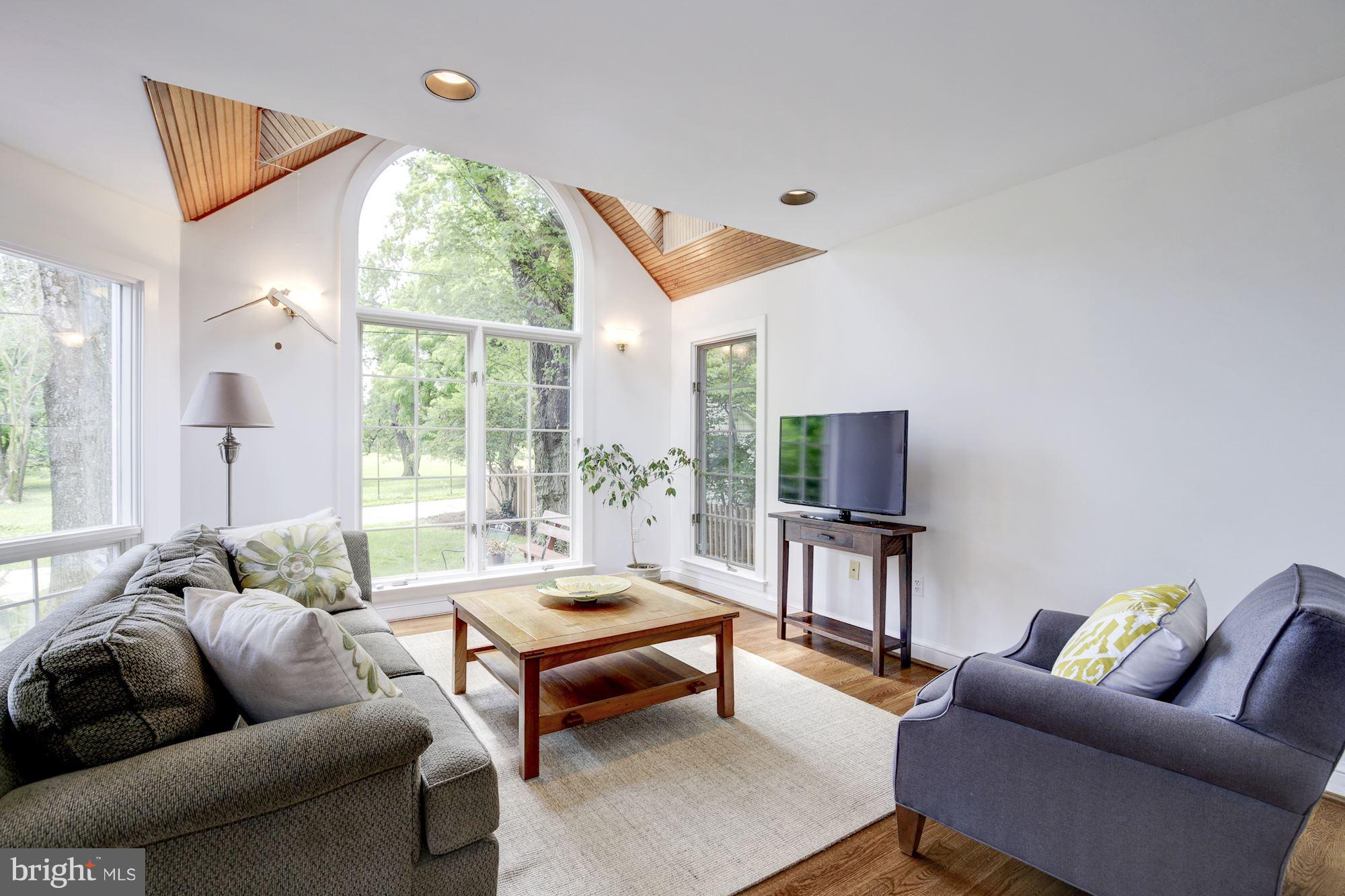 2818 Rittenhouse Street Northwest Washington, DC 20015 - Photo 11 of 30 Family Room
