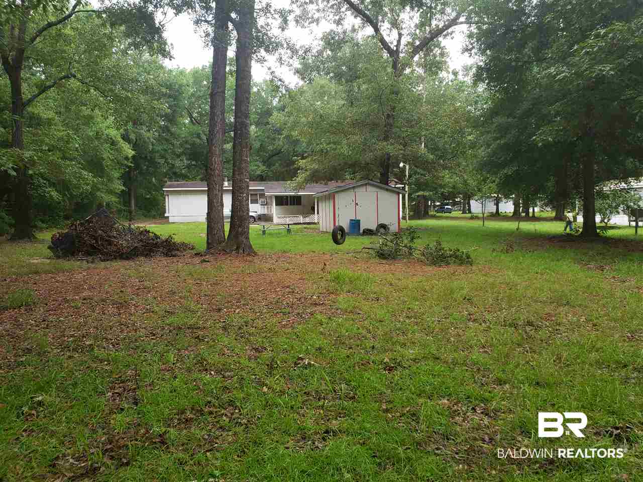 10455 Longview Drive Foley, AL 36535 - Photo 2 of 17 Backyard