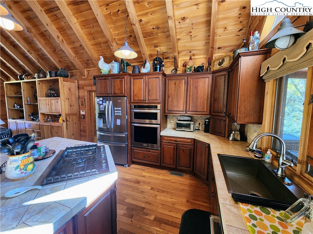 395 Rough Ridge Road Sugar Mountain, NC 28604 - Photo 14 of 42 Gallery Image 14