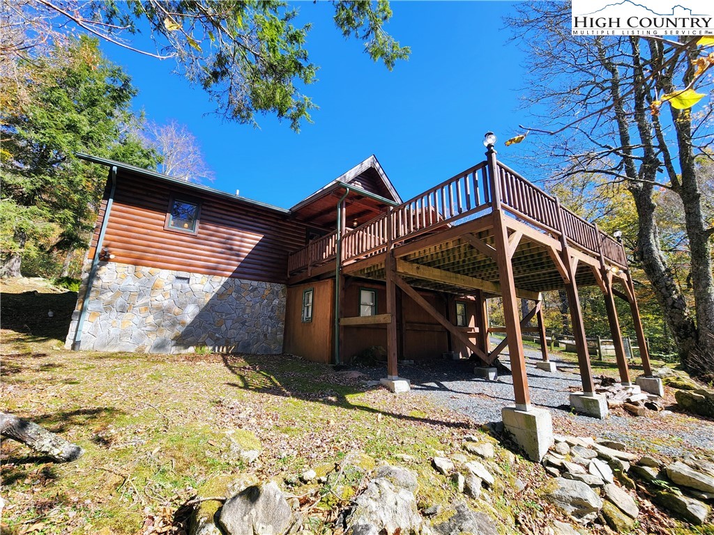 395 Rough Ridge Road Sugar Mountain, NC 28604 - Photo 3 of 42 Gallery Image 3