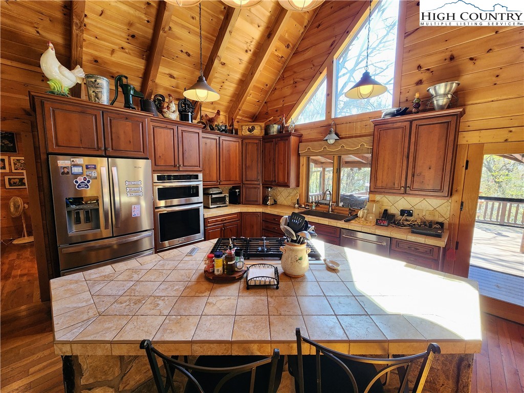 395 Rough Ridge Road Sugar Mountain, NC 28604 - Photo 34 of 42 Gallery Image 34