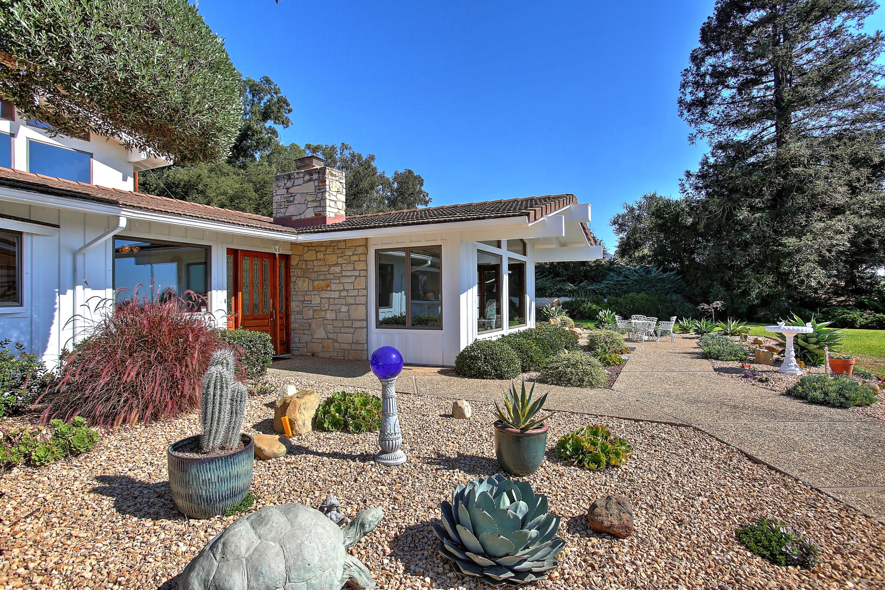 1731 La Mirada Drive Carpinteria, CA 93013 - Photo 8 of 50 017