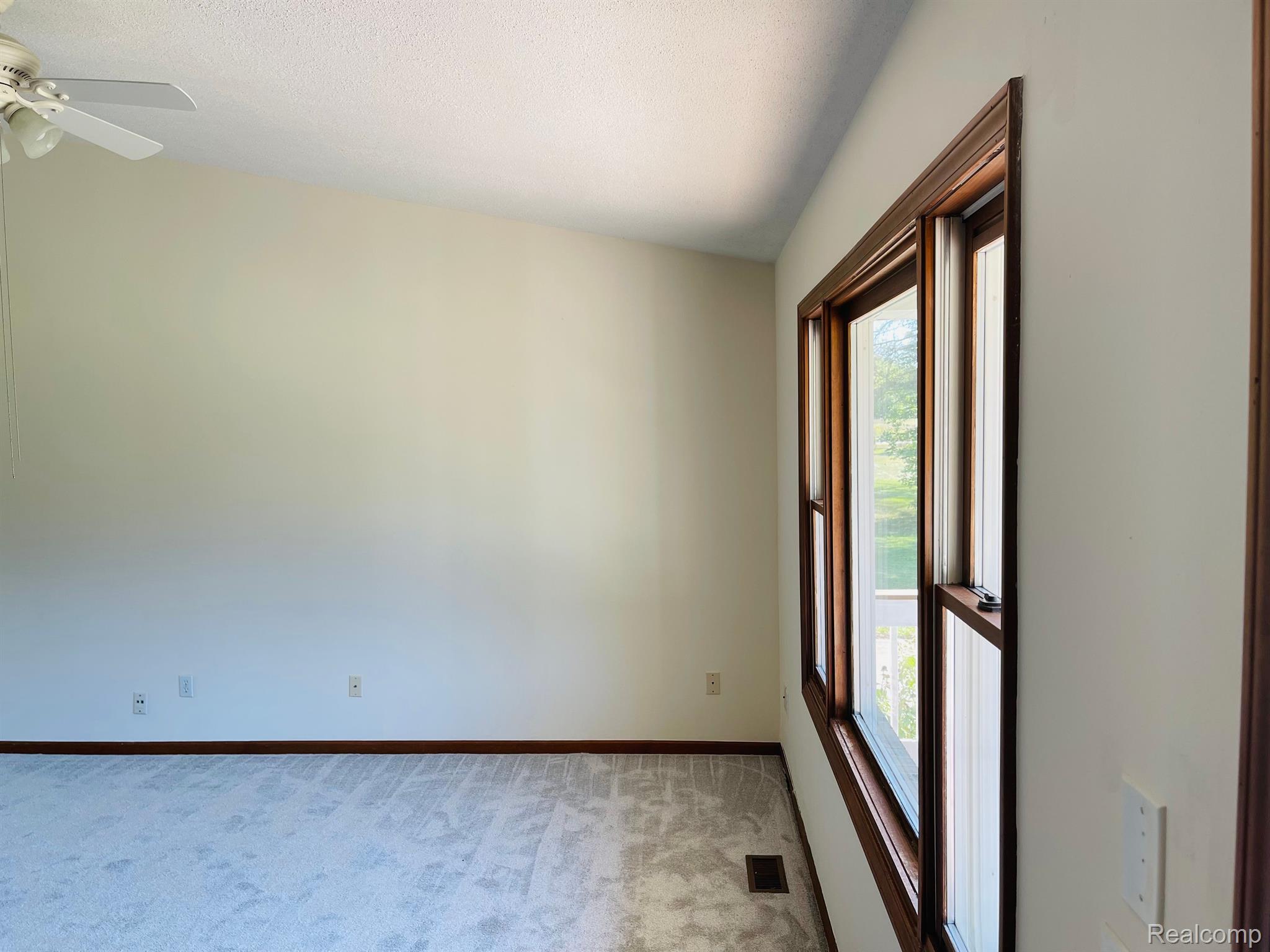 2290 Tooley Road Howell, MI 48843 - Photo 6 of 50 Gallery Image 6