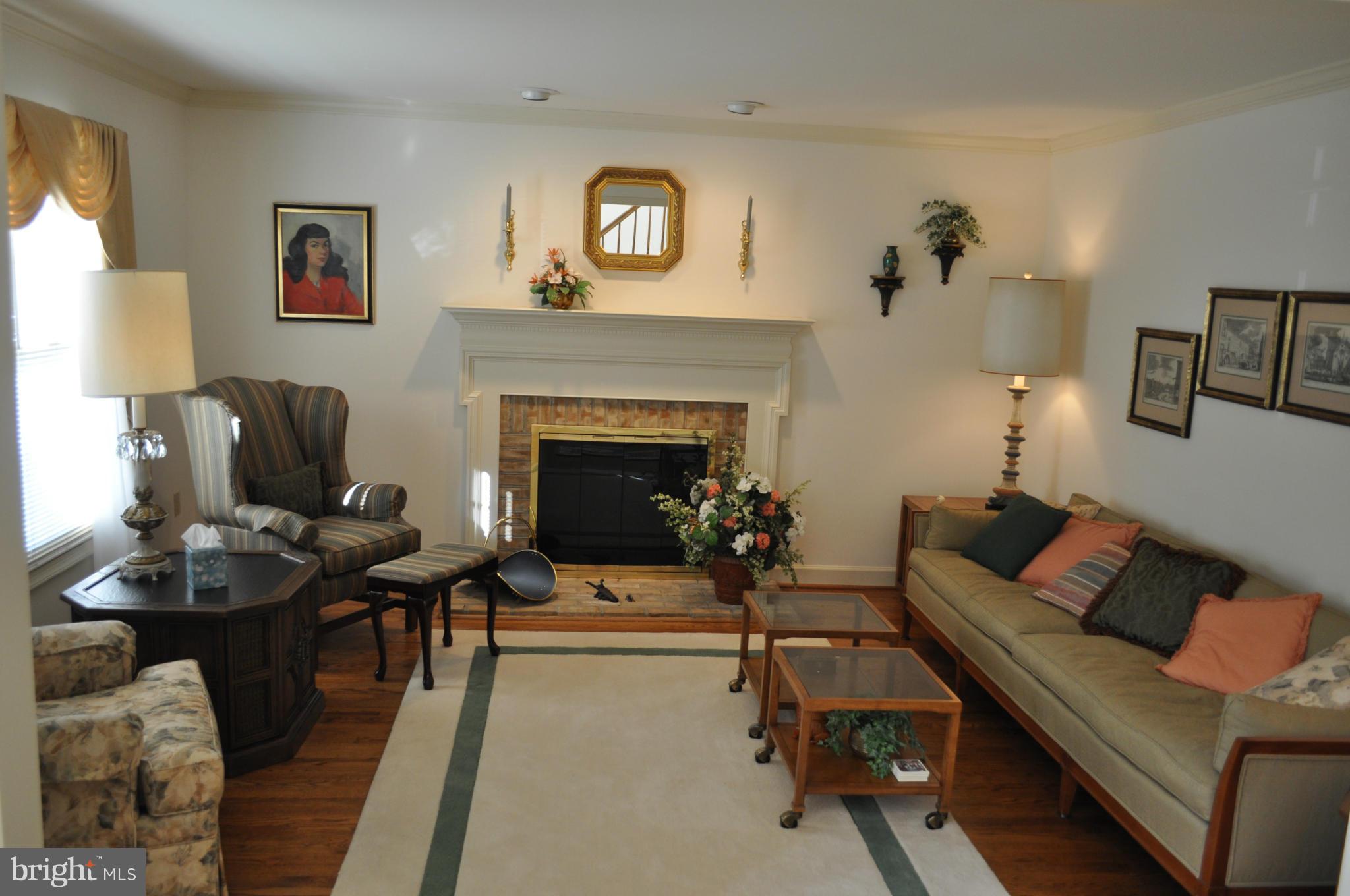2473-5 Five Shillings Road Frederick, MD 21701 - Photo 8 of 30 Living Room