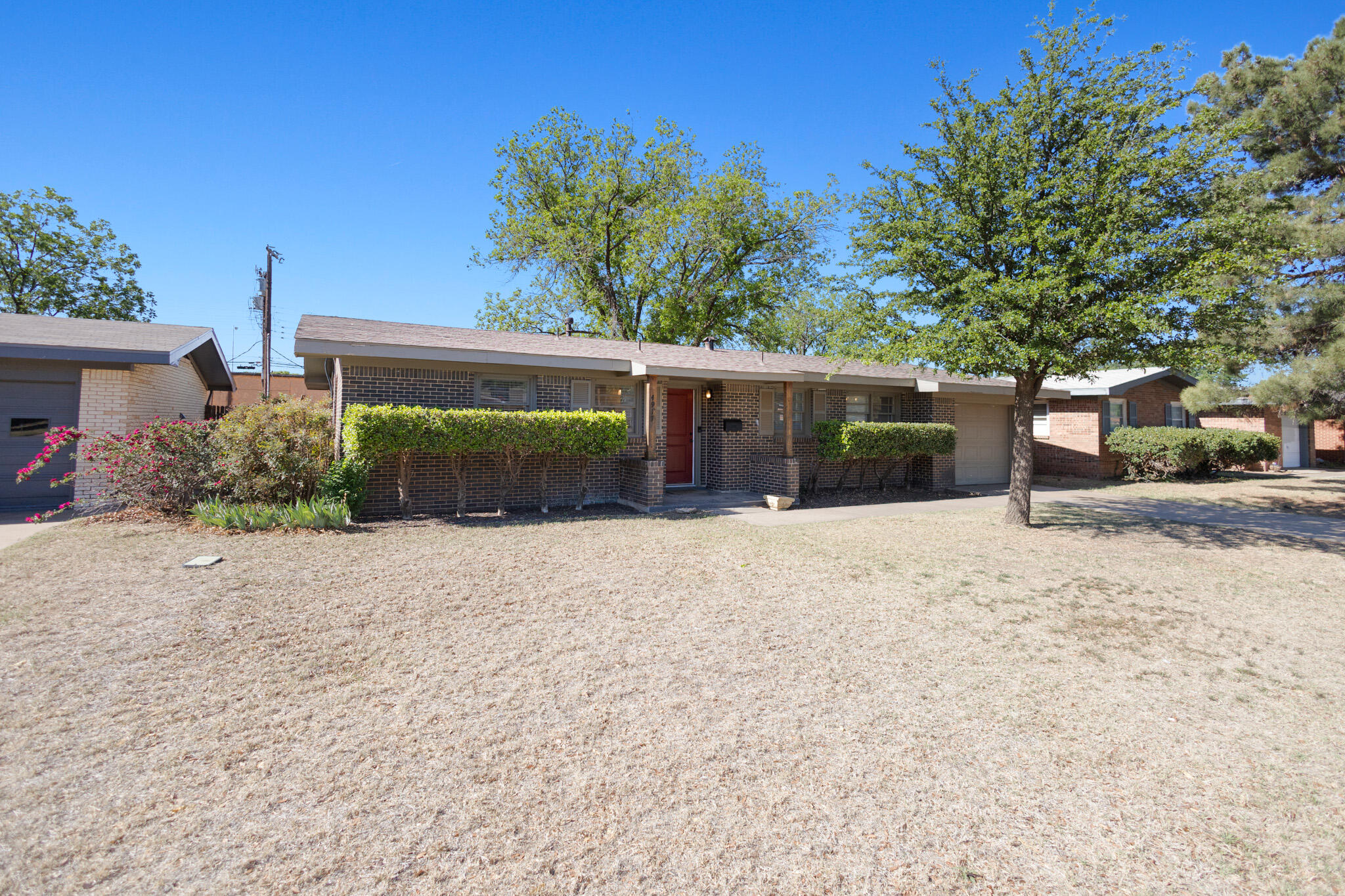 4917 49th Street Lubbock, TX 79414 - Photo 2 of 32 IMG_7073