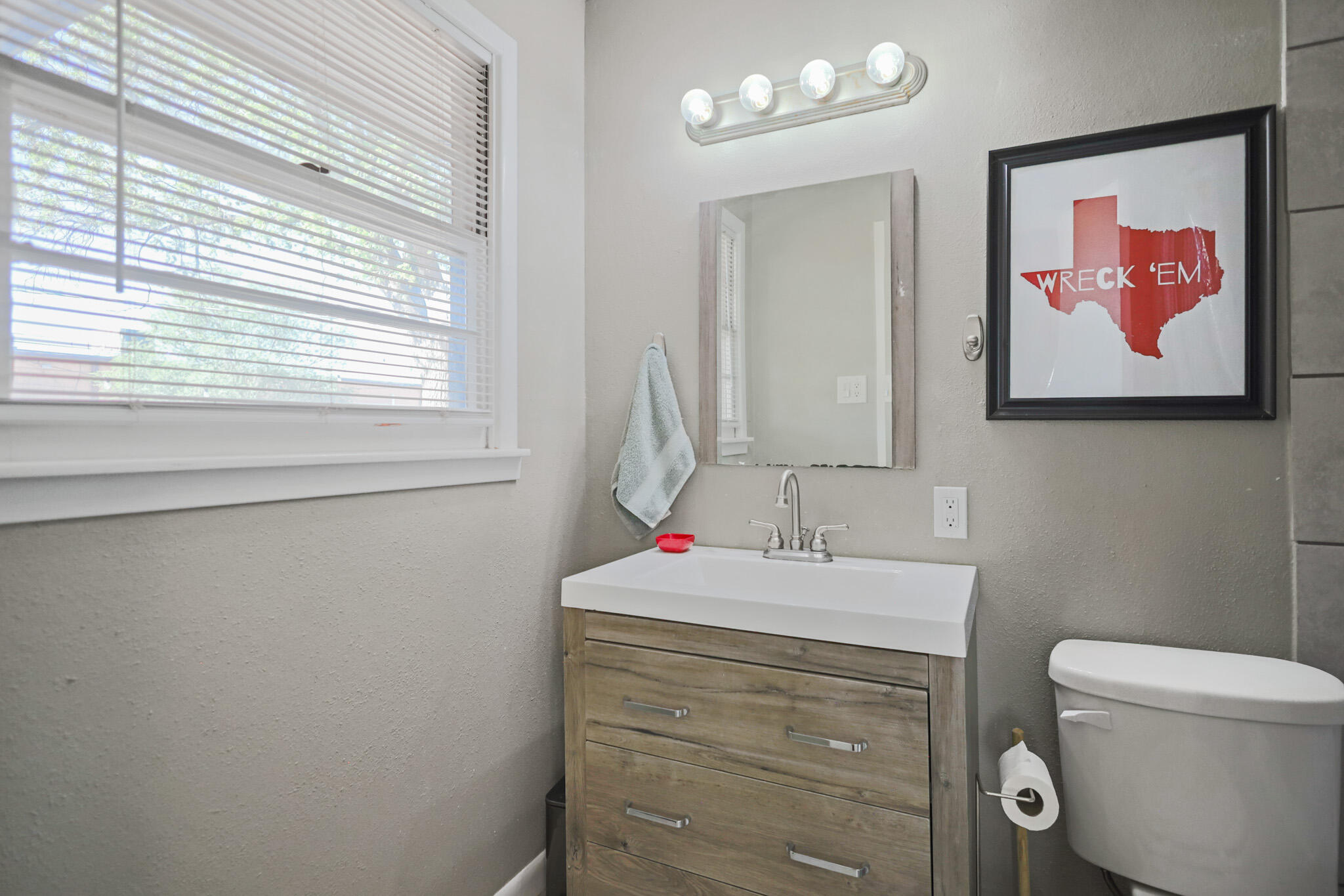4917 49th Street Lubbock, TX 79414 - Photo 24 of 32 IMG_7121