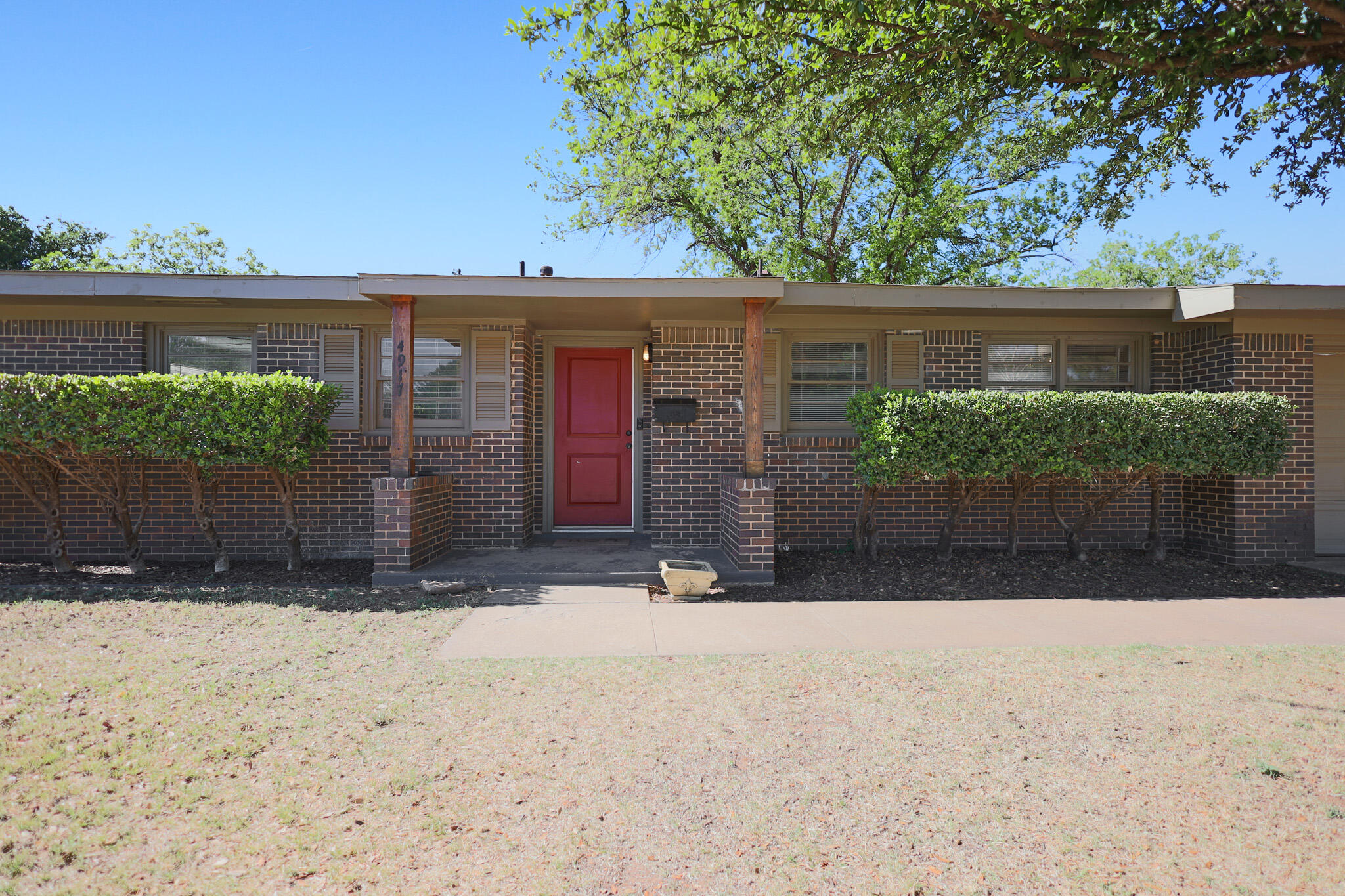 4917 49th Street Lubbock, TX 79414 - Photo 4 of 32 IMG_7077