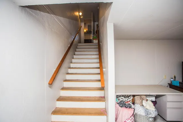 a view of entryway and hall