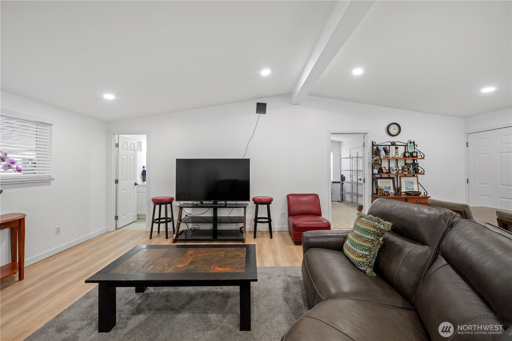 415 Lakeview Road, Unit K35 Lynnwood, WA 98087 - Photo 8 of 27 a living room with furniture and a flat screen tv