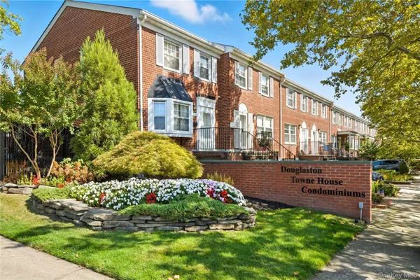 $930,000 | 6369 Douglaston Parkway, Unit 56 | Douglaston