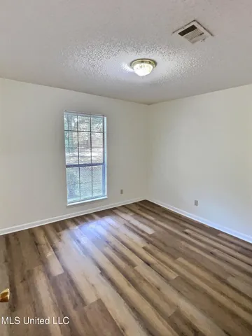 $1,650 | 9216 Pointe Aux Chenes Road, Ocean Springs, MS 39564