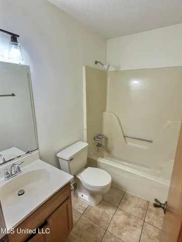 $1,650 | 9216 Pointe Aux Chenes Road, Ocean Springs, MS 39564