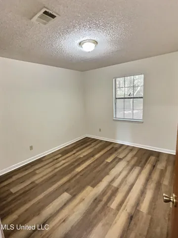 $1,650 | 9216 Pointe Aux Chenes Road, Ocean Springs, MS 39564