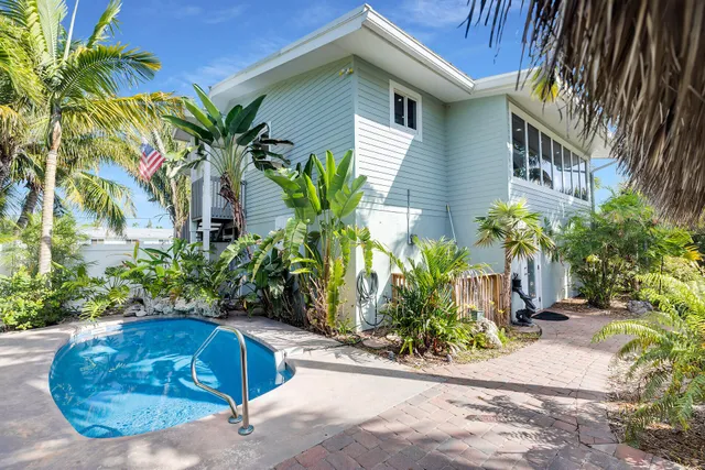 $1,725,000 | 29678 Constitution Avenue, Big Pine Key, FL 33043