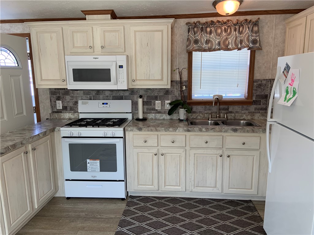 898 Ridge Road, Unit 48 Webster, NY 14580 - Photo 31 of 33