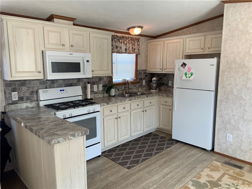 898 Ridge Road, Unit 48 Webster, NY 14580 - Photo 32 of 33