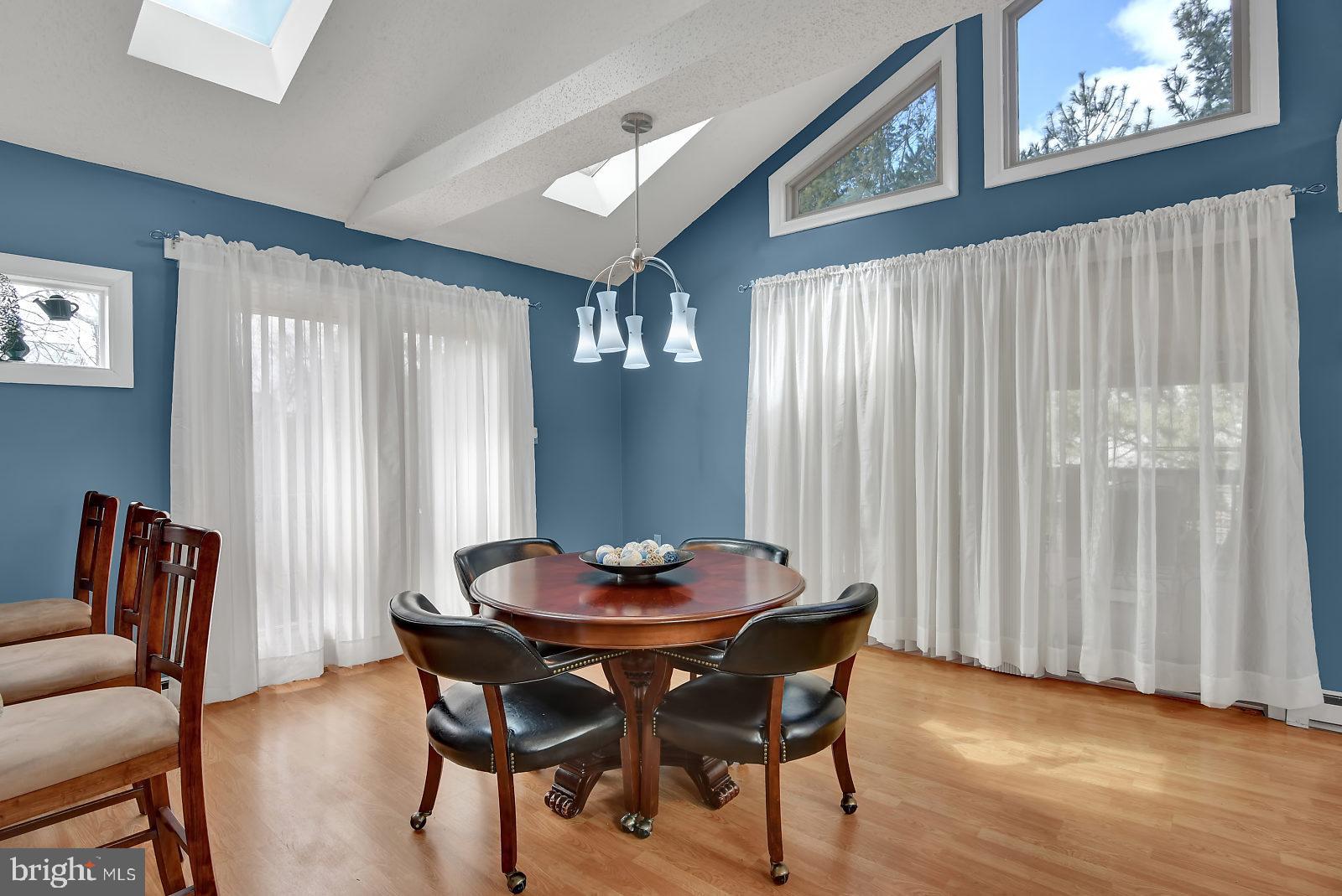 1333 Pelham Road Harrisburg, PA 17110 - Photo 7 of 25 Dining Room
