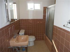 1420 Reissing Road McDonald, PA 15057 - Photo 8 of 25 Hall Bath