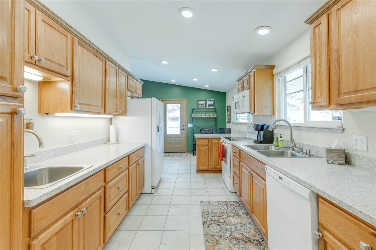 603 South Russell Road Spokane, WA 99224 - Photo 6 of 20