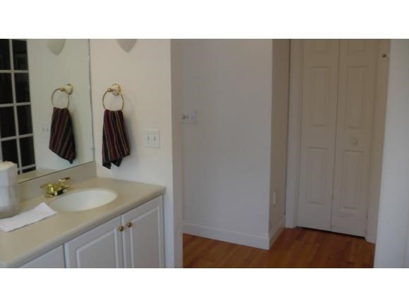 24 Pinebrook Road Nashua, NH 03062 - Photo 16 of 36