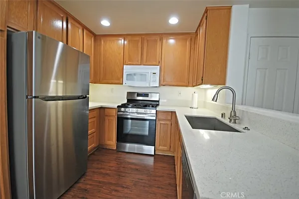 $3,200 | 25745 Perlman Place, Unit A, Stevenson Ranch, CA 91381