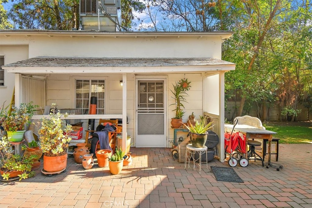 14248 Friar Street Van Nuys, CA 91401 - Photo 29 of 36 a view of water fountain
