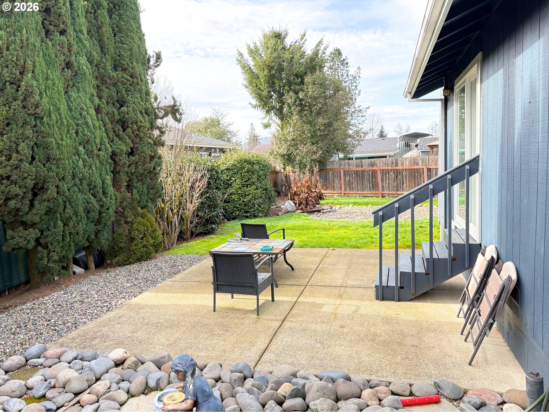 1708 Jasper Avenue Sutherlin, OR 97479 - Photo 23 of 30 a view of balcony with furniture