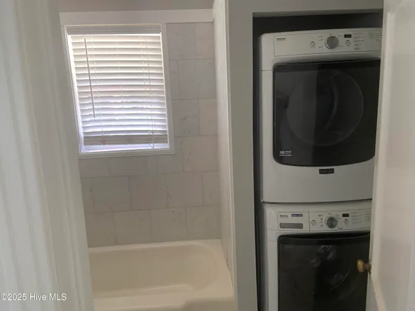 $2,800 | 5308 Wrightsville Avenue, Wilmington, NC 28403