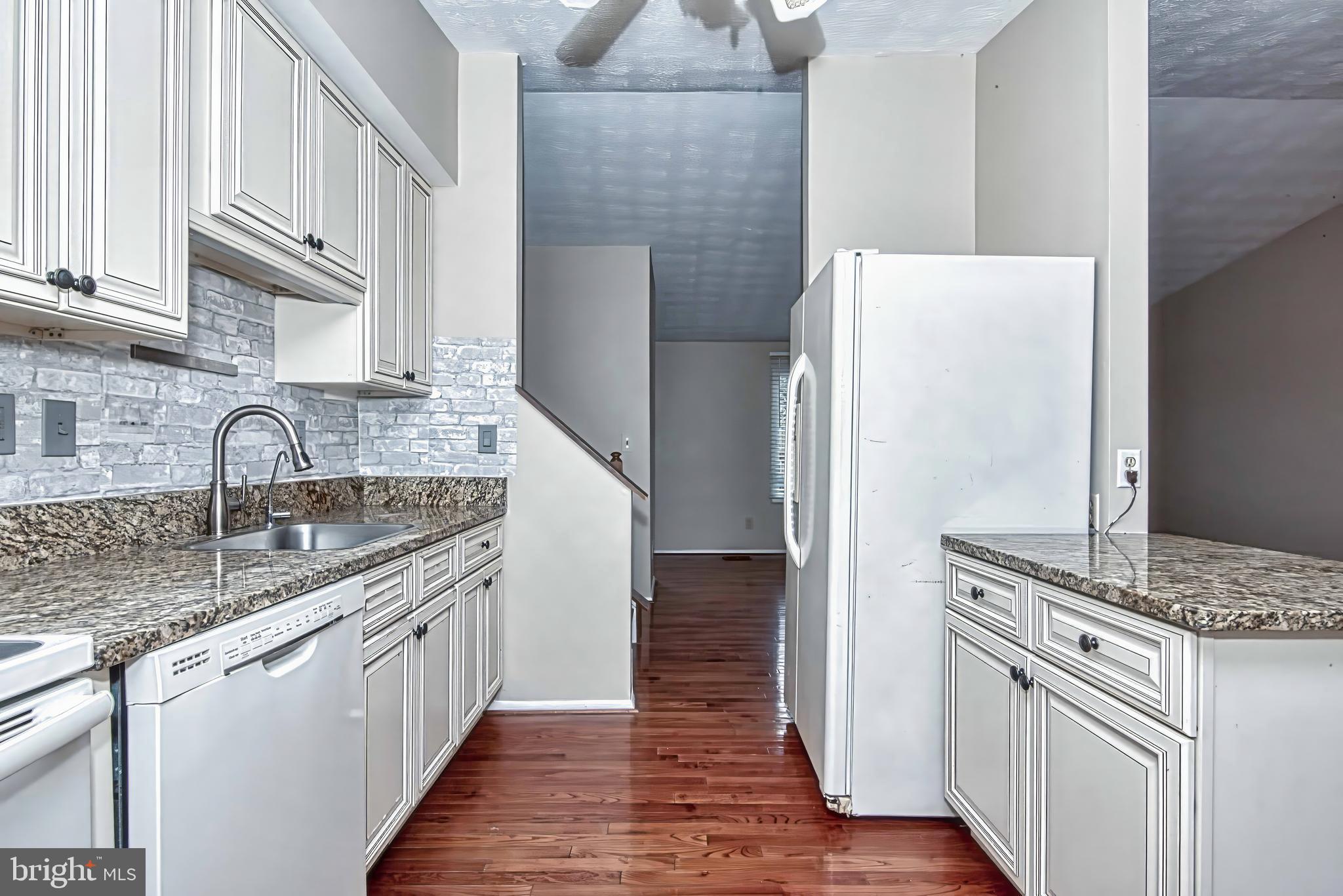 12828 Pinecrest Road Herndon, VA 20171 - Photo 12 of 46