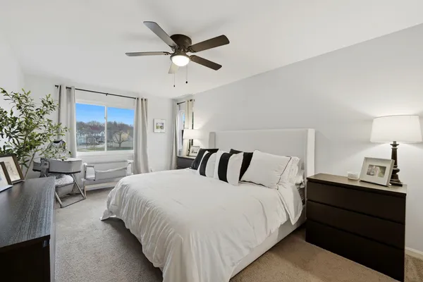 $450,000 | 830 Longwood Drive, Algonquin, IL 60102