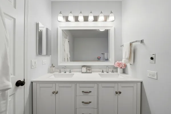 $450,000 | 830 Longwood Drive, Algonquin, IL 60102