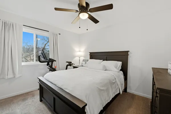 $450,000 | 830 Longwood Drive, Algonquin, IL 60102