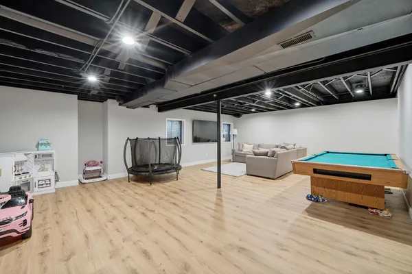 $450,000 | 830 Longwood Drive, Algonquin, IL 60102