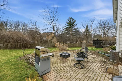 $450,000 | 830 Longwood Drive, Algonquin, IL 60102