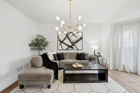 $450,000 | 830 Longwood Drive, Algonquin, IL 60102