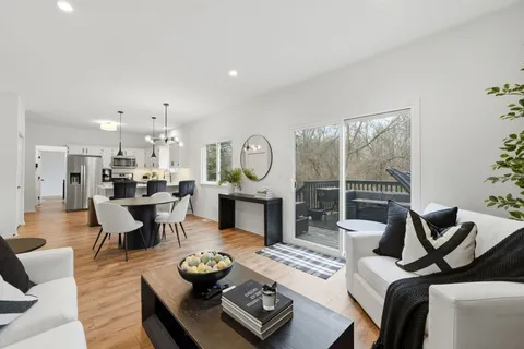 $450,000 | 830 Longwood Drive, Algonquin, IL 60102