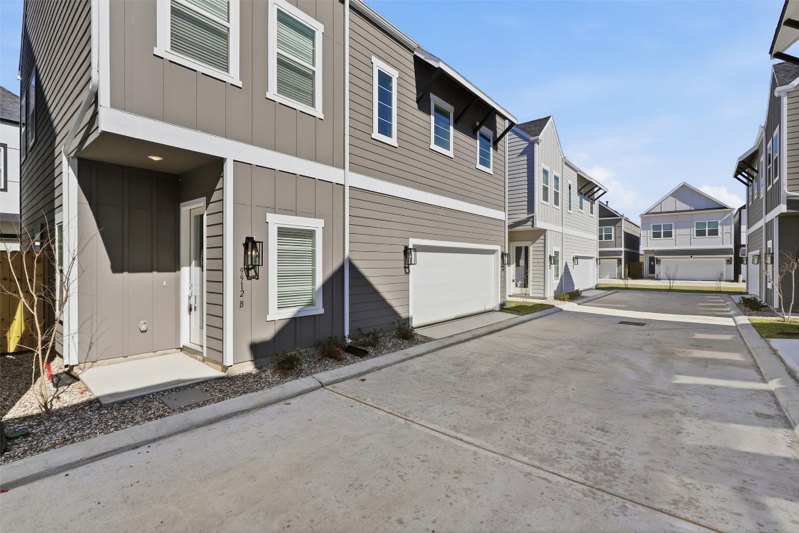9912 Clark Road, Unit B Houston, TX 77076 - Photo 4 of 48 a view of a house with a street