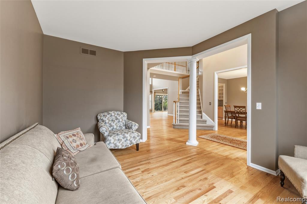 1028 Chesapeake Rochester Hills, MI 48307 - Photo 12 of 52