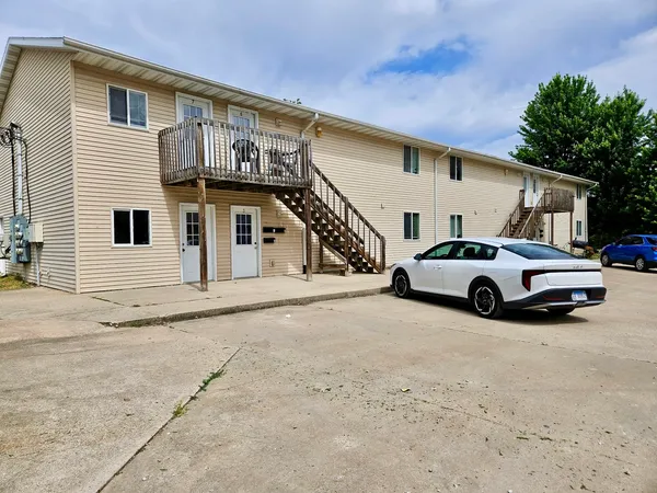 $450,000 | 605 West Orchard Drive, Macomb, IL 61455