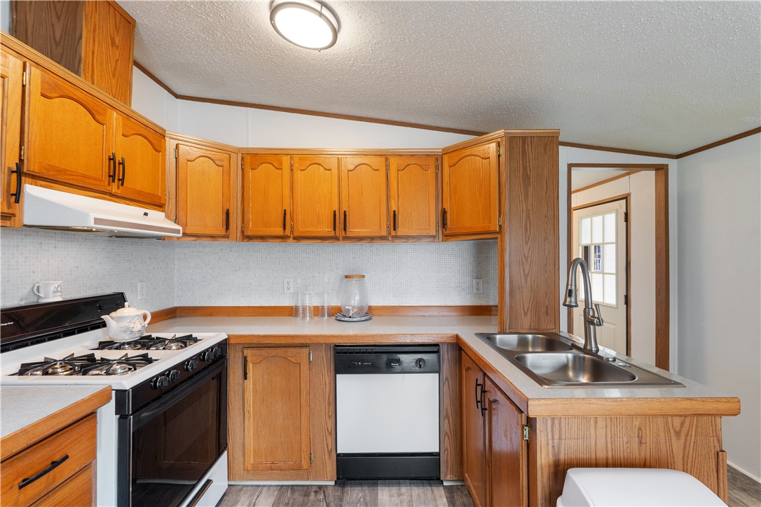 4795 East Lake Road, Unit 32 Livonia, NY 14487 - Photo 8 of 47