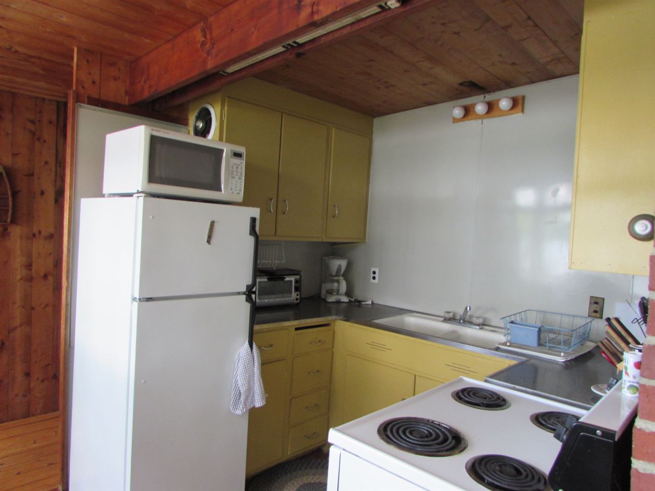 108 Westwind Village Road Webster, NH 03303 - Photo 20 of 35