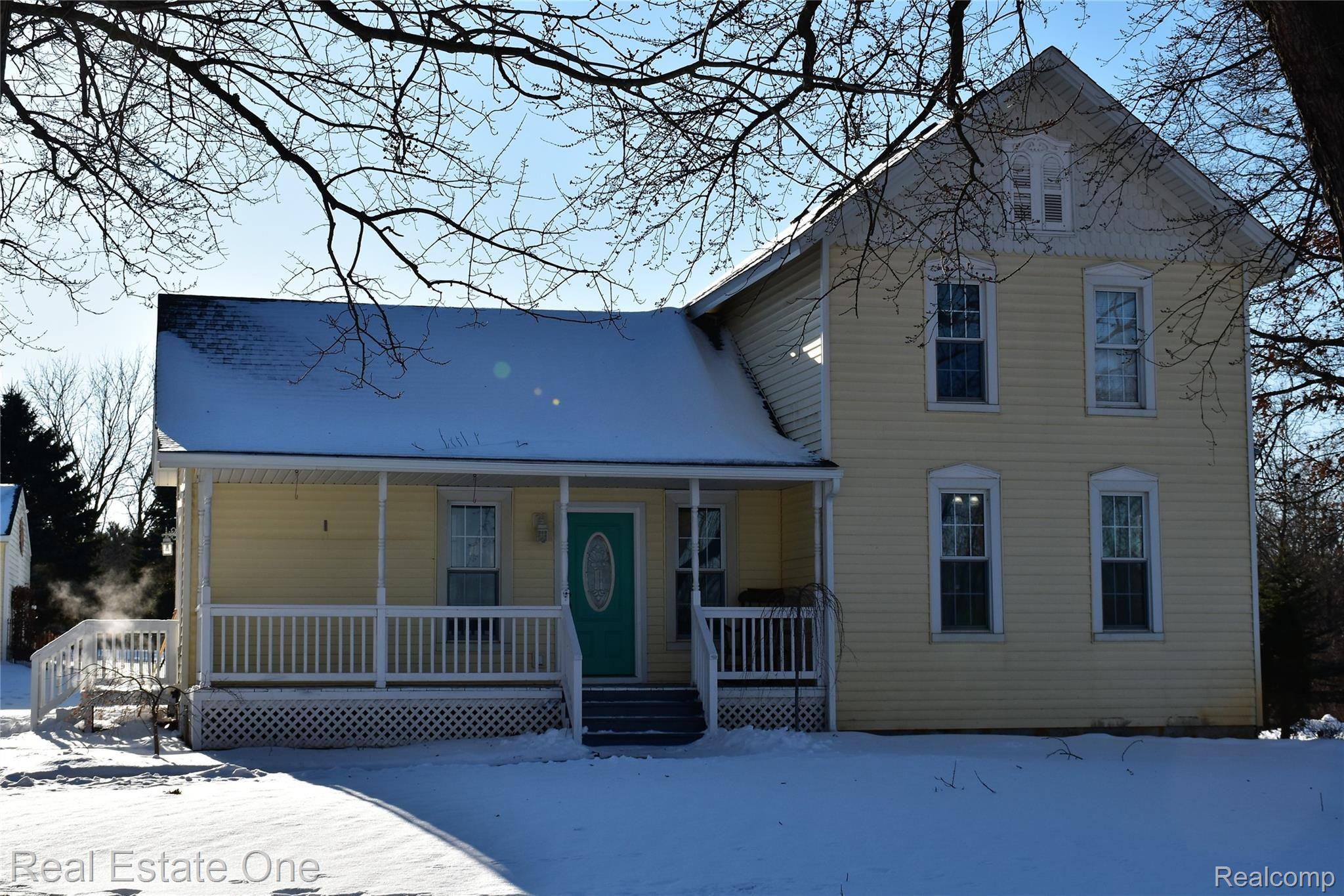 8793 Pinckney Road Pinckney, MI 48169 - Photo 1 of 28 DSC_1339.JPG