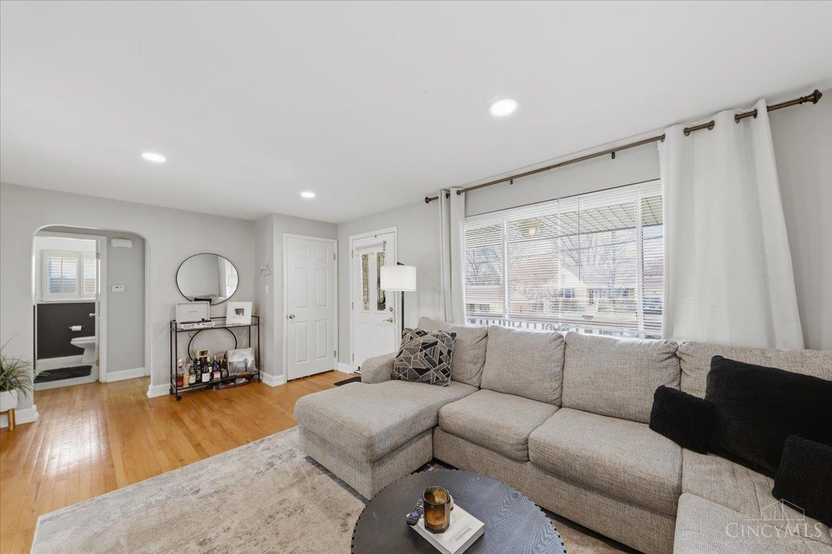 5961 Lawrence Road Cincinnati, OH 45248 - Photo 8 of 43 Gallery Image 8