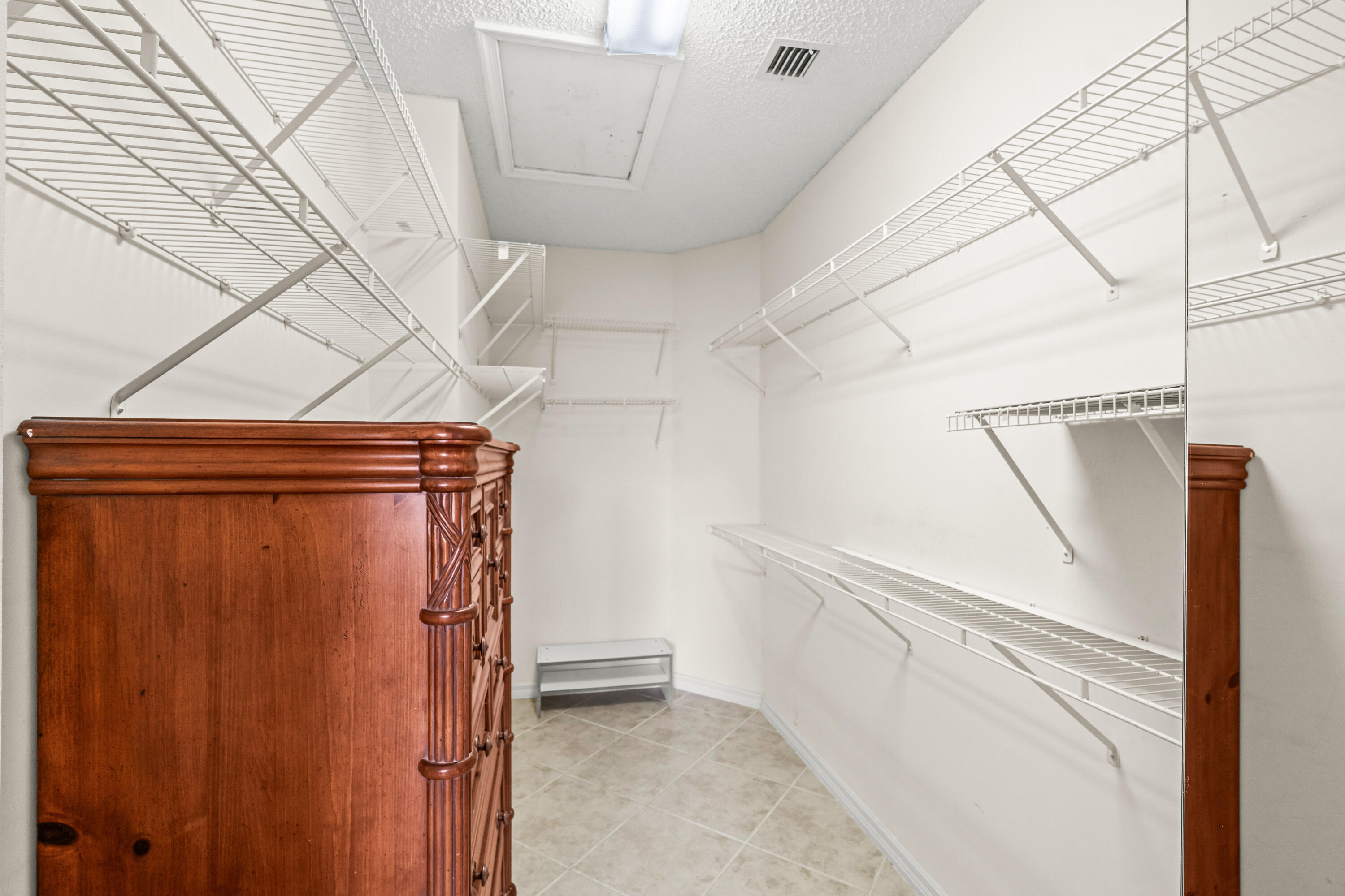 6252 Heliconia Road Delray Beach, FL 33484 - Photo 12 of 38 Primary Walk in