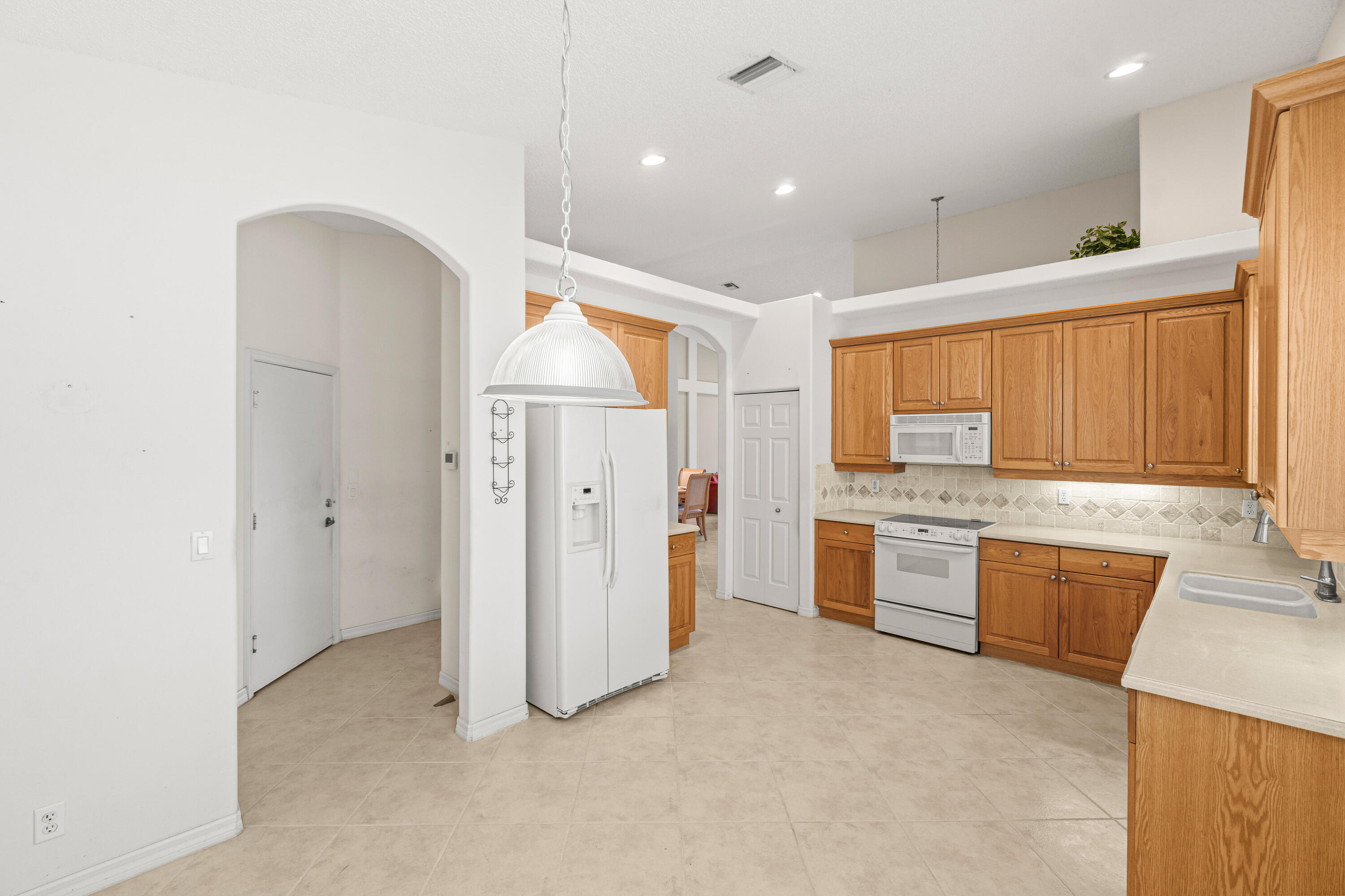 6252 Heliconia Road Delray Beach, FL 33484 - Photo 17 of 38 Kitchen 4