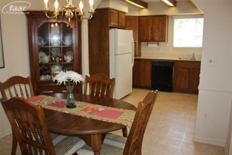 442 Deland Road Flushing, MI 48433 - Photo 4 of 11 20153256-3.JPG