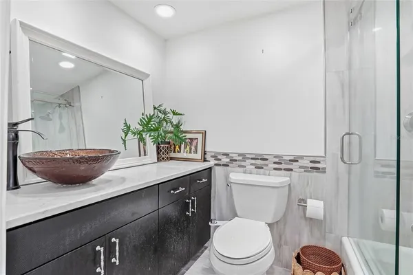 $9,500 | 5700 Mariner Street, Unit 702, Tampa, FL 33609