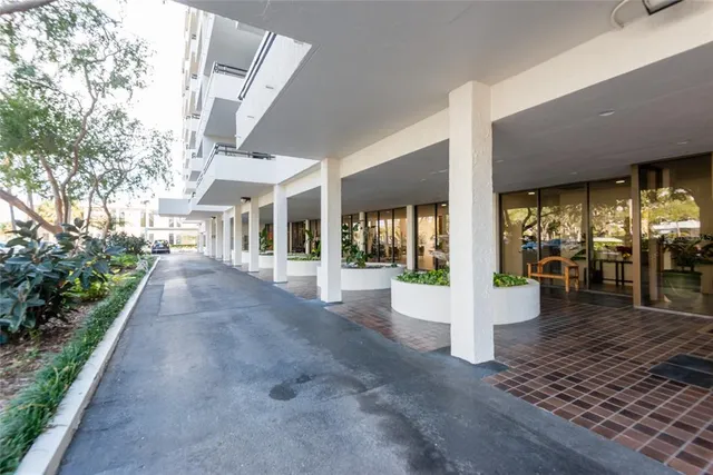 $10,000 | 5700 Mariner Street, Unit 702, Tampa, FL 33609