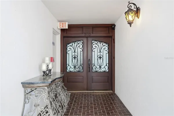 $9,500 | 5700 Mariner Street, Unit 702, Tampa, FL 33609
